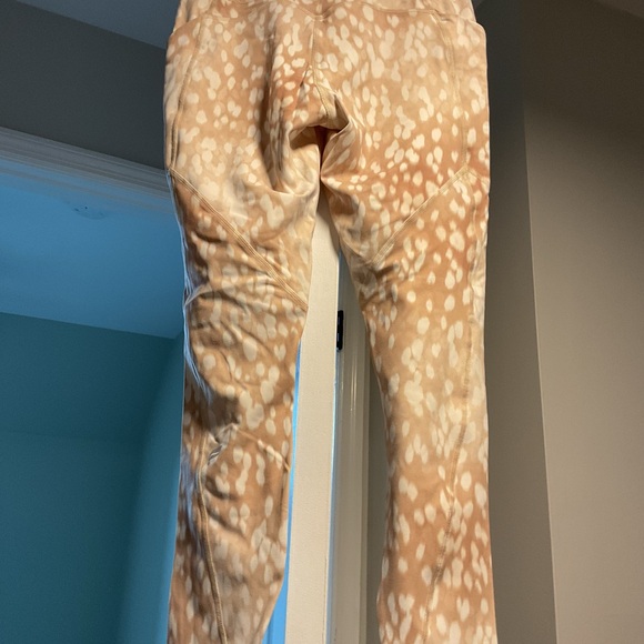 Fabletics Tan Patterned Leggings - Picture 2 of 3